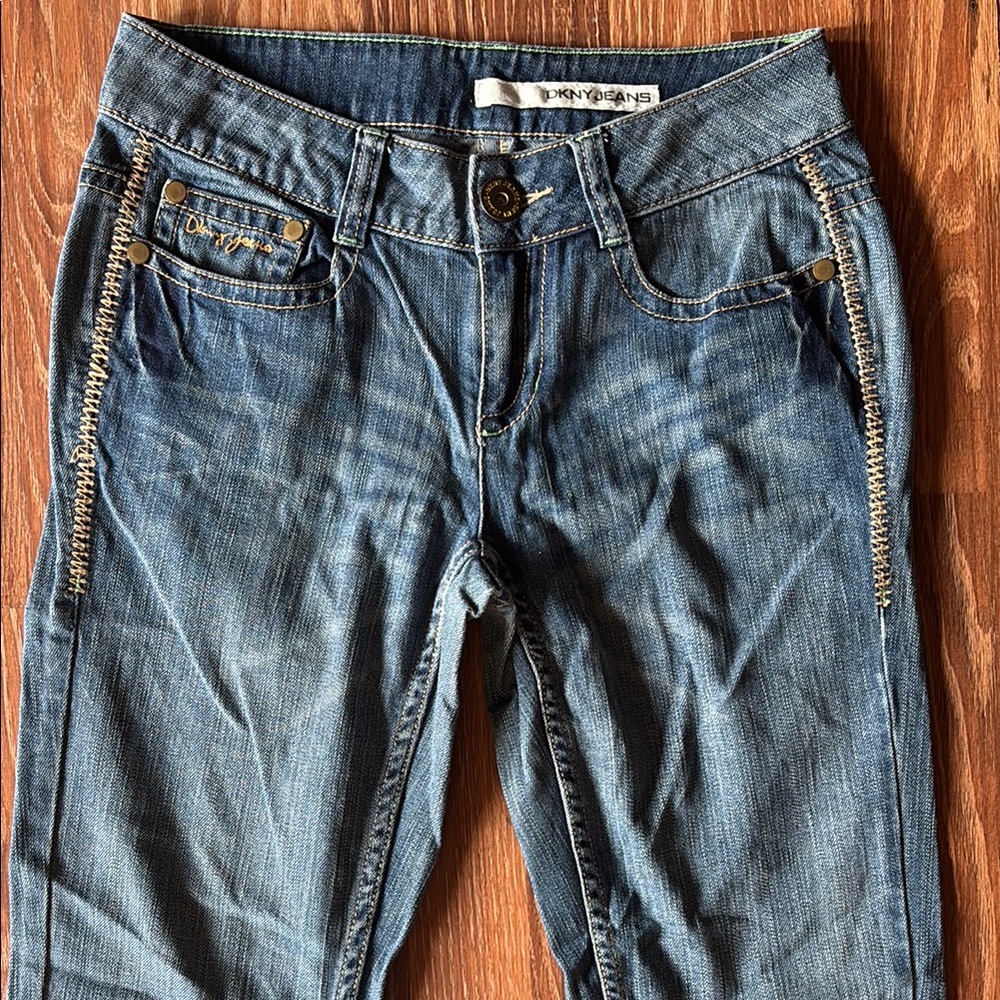 Women’s DKNY Jeans!